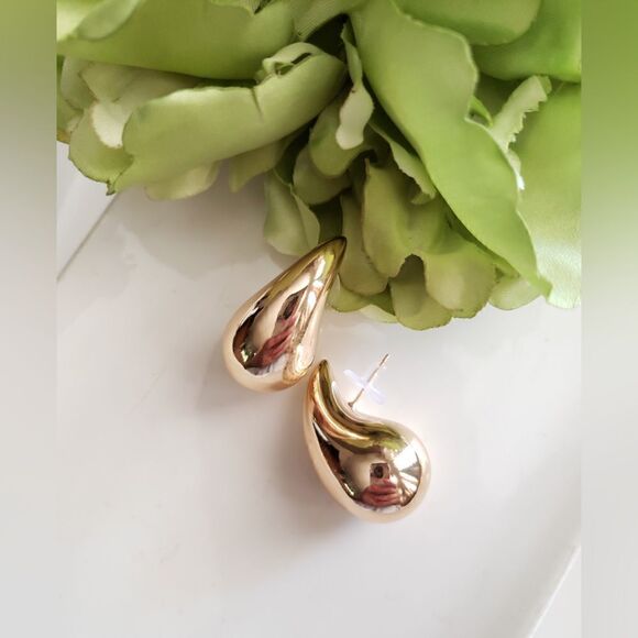 New! Anthro Petra Drop Earrings - Picture 1 of 12